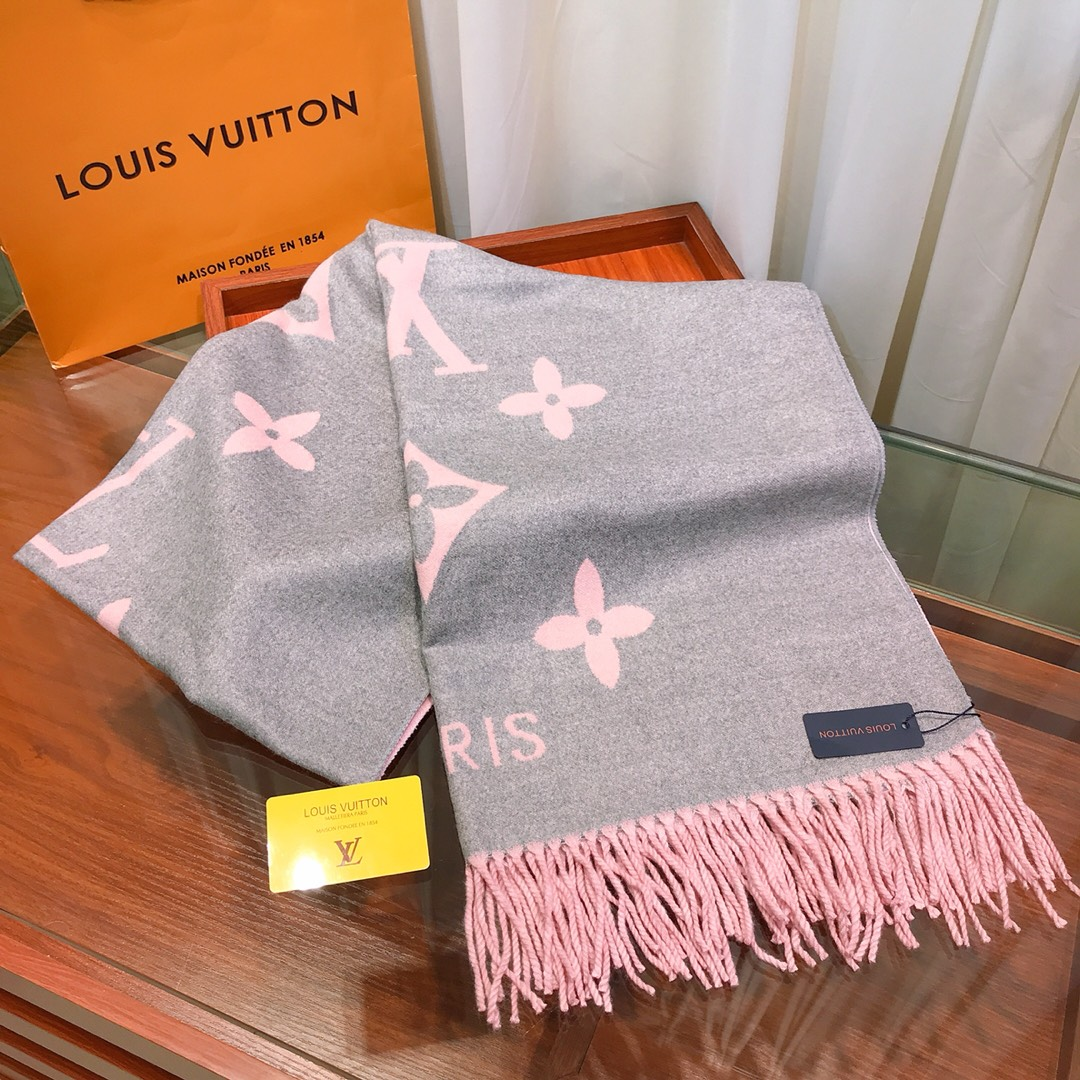 Classic Four-Leaf Clover Scarf mysite