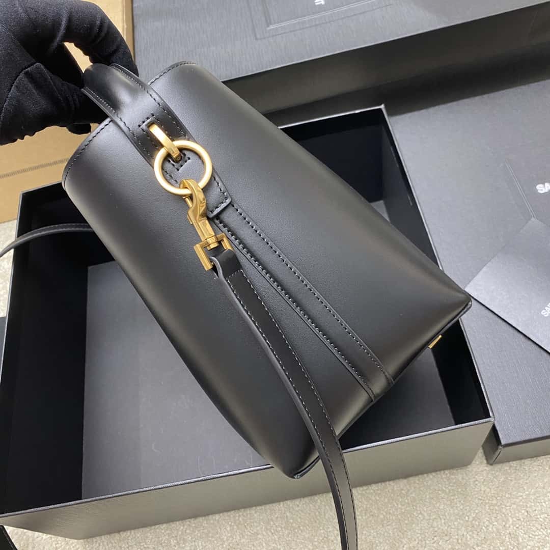 Louis Vuitton NEW WAVE MULTI-POCHETTE Handbag mysite