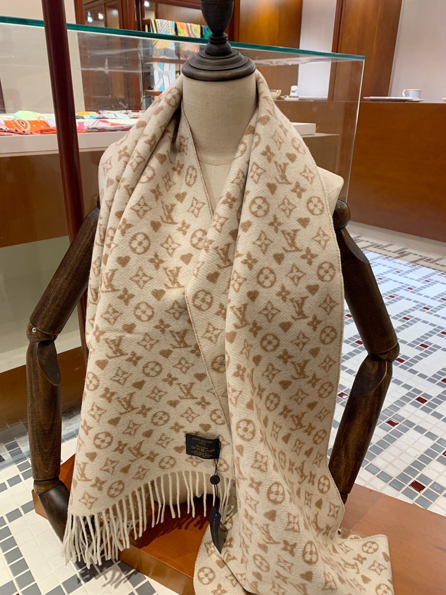 Love Monogram Element Fringed Scarf mysite