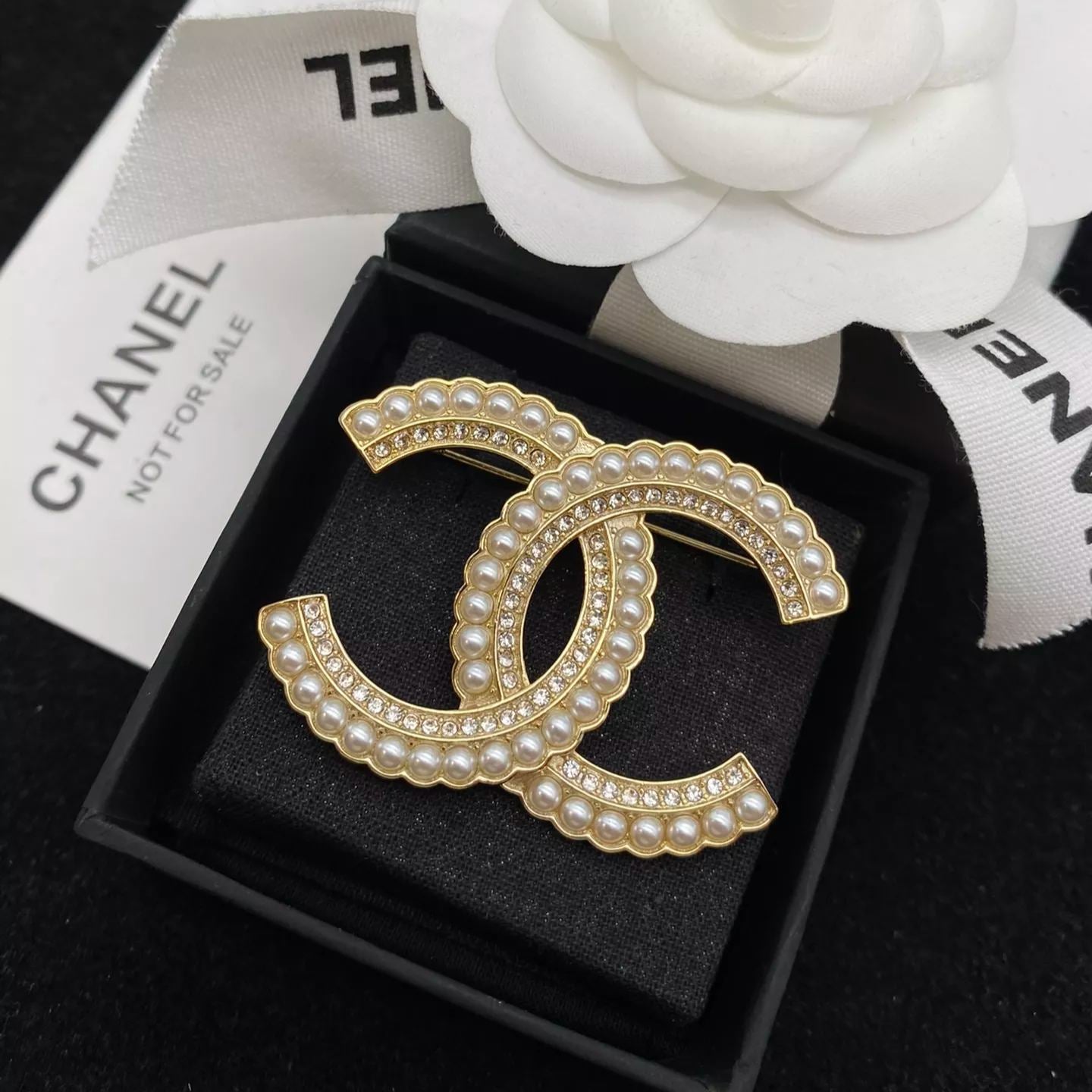 Temperament Pearl Splicing Diamond Brooch mysite