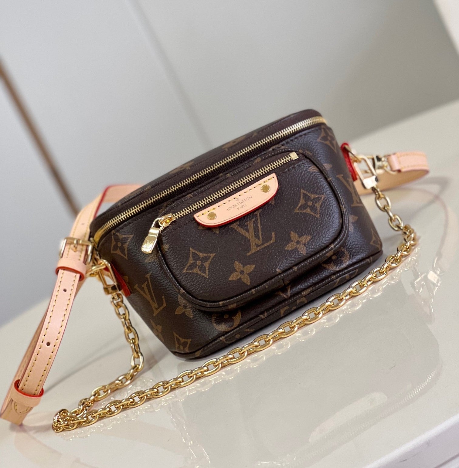 Louis Vuitton Mini Bumbag Monogram - 17x12x9.5cm mysite