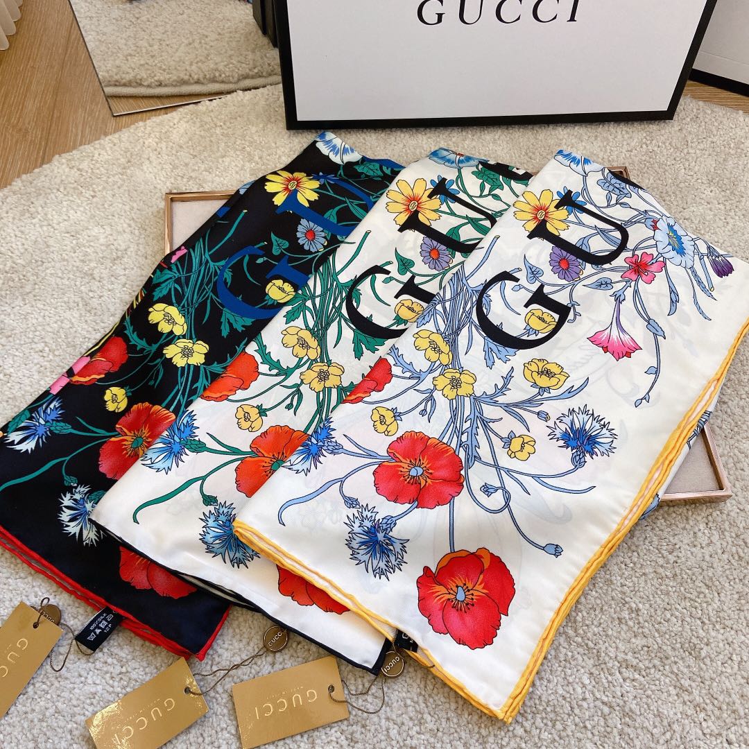 Collaboration Mickey Square Scarf mysite