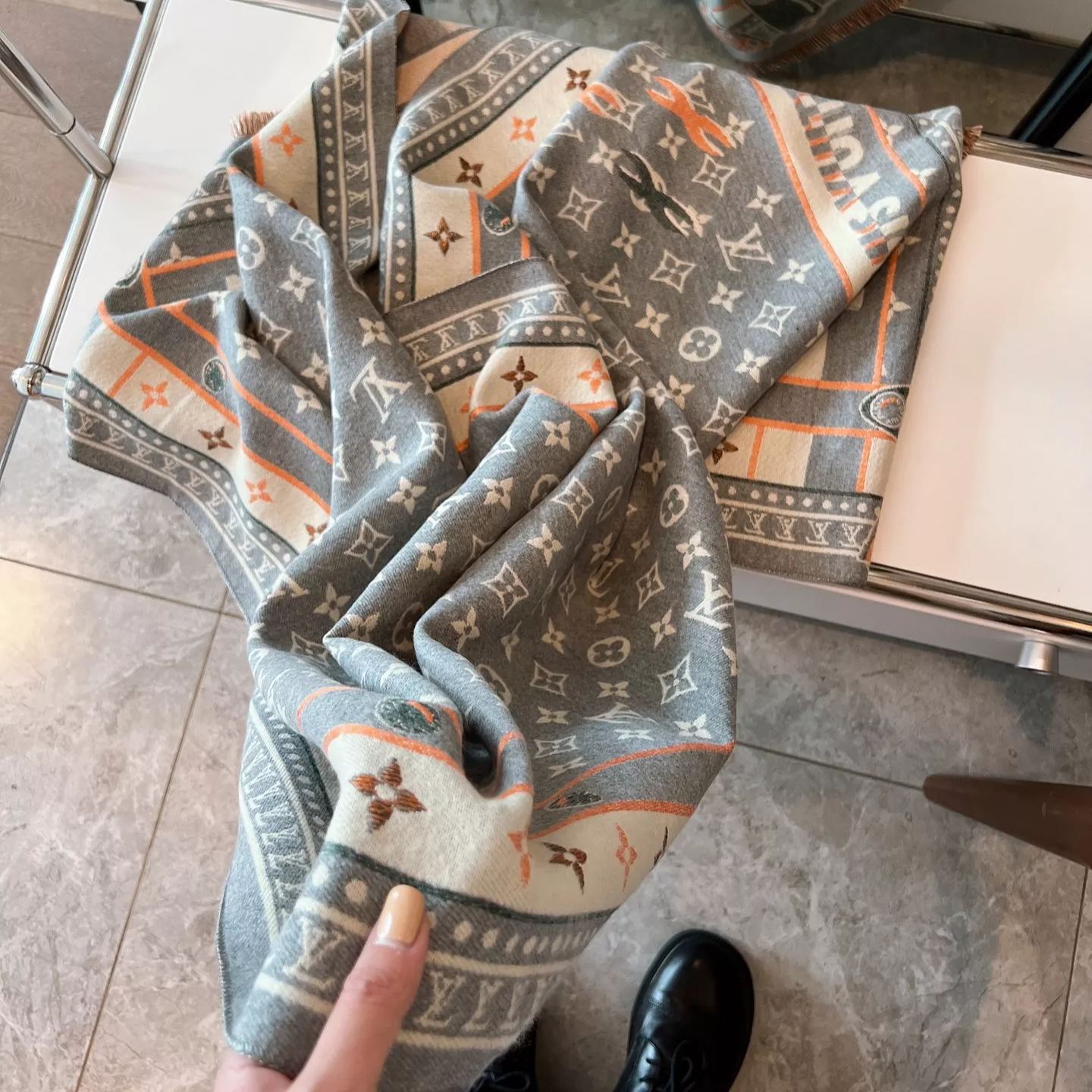 On-trend Full Monogram Cashmere Scarf Shawl mysite