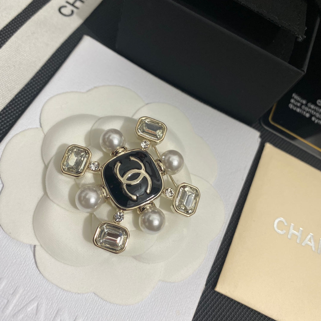 Elegant Gemstone and Pearl Brooch mysite