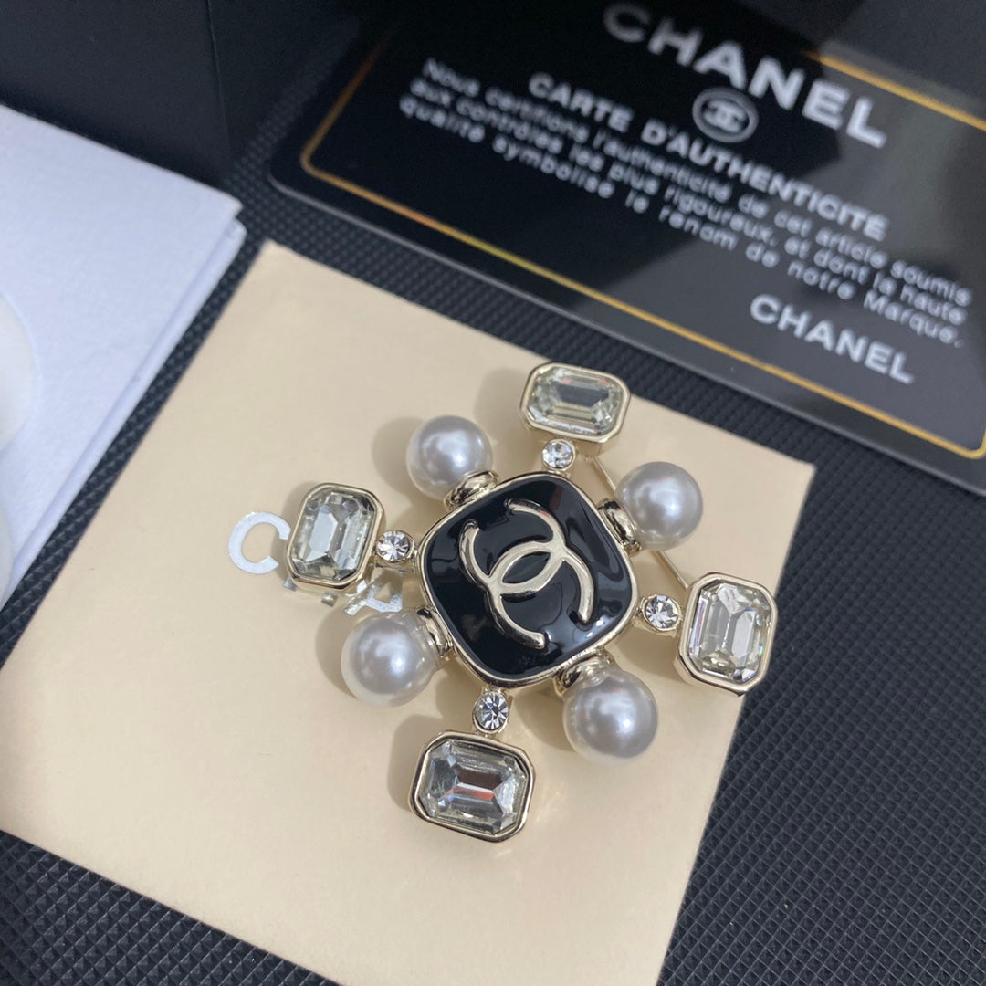 Elegant Gemstone and Pearl Brooch mysite