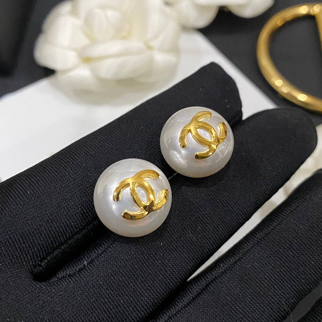 Elegant Logo Pearl Stud Earrings mysite