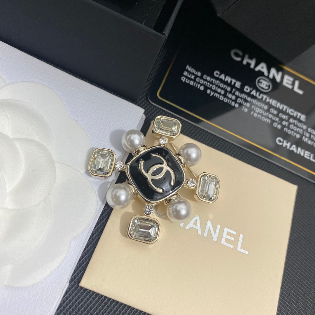 Elegant Gemstone and Pearl Brooch mysite