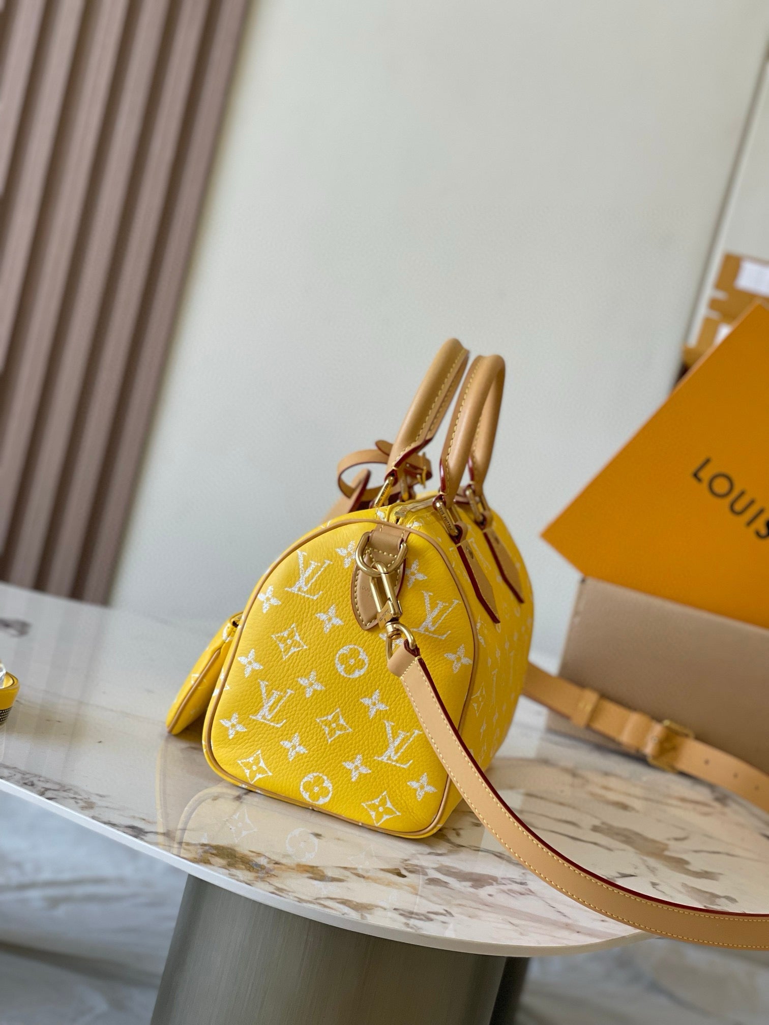 speedy p9 bandouliere 25cm yellow calfskin mysite