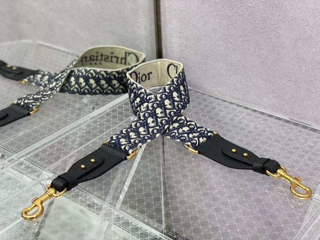 CD Bobby Bag Black Pebbled Leather Gold Hardware mysite