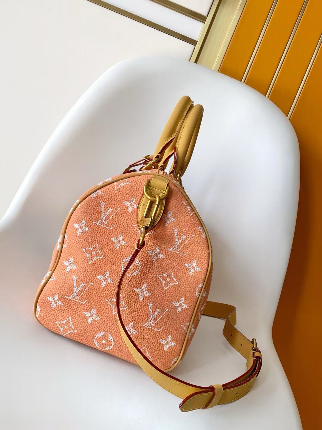 Speedy P9 Bandoulière 40 Handbag Orange White Cowhide mysite