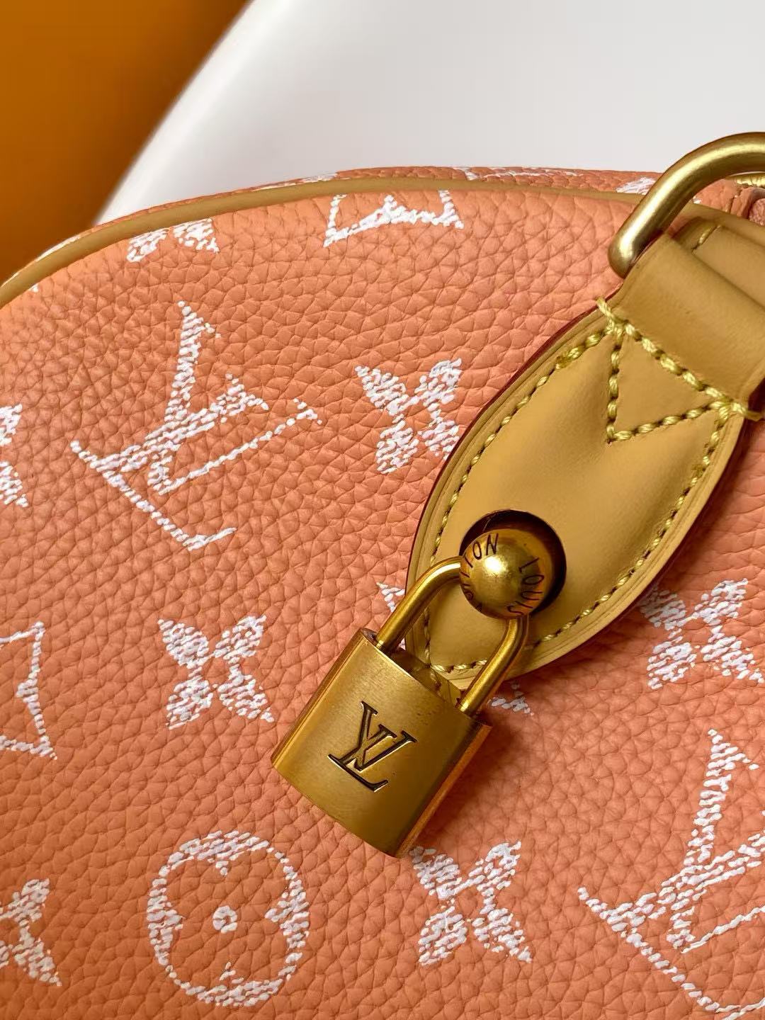 Speedy P9 Bandoulière 40 Handbag Orange White Cowhide mysite