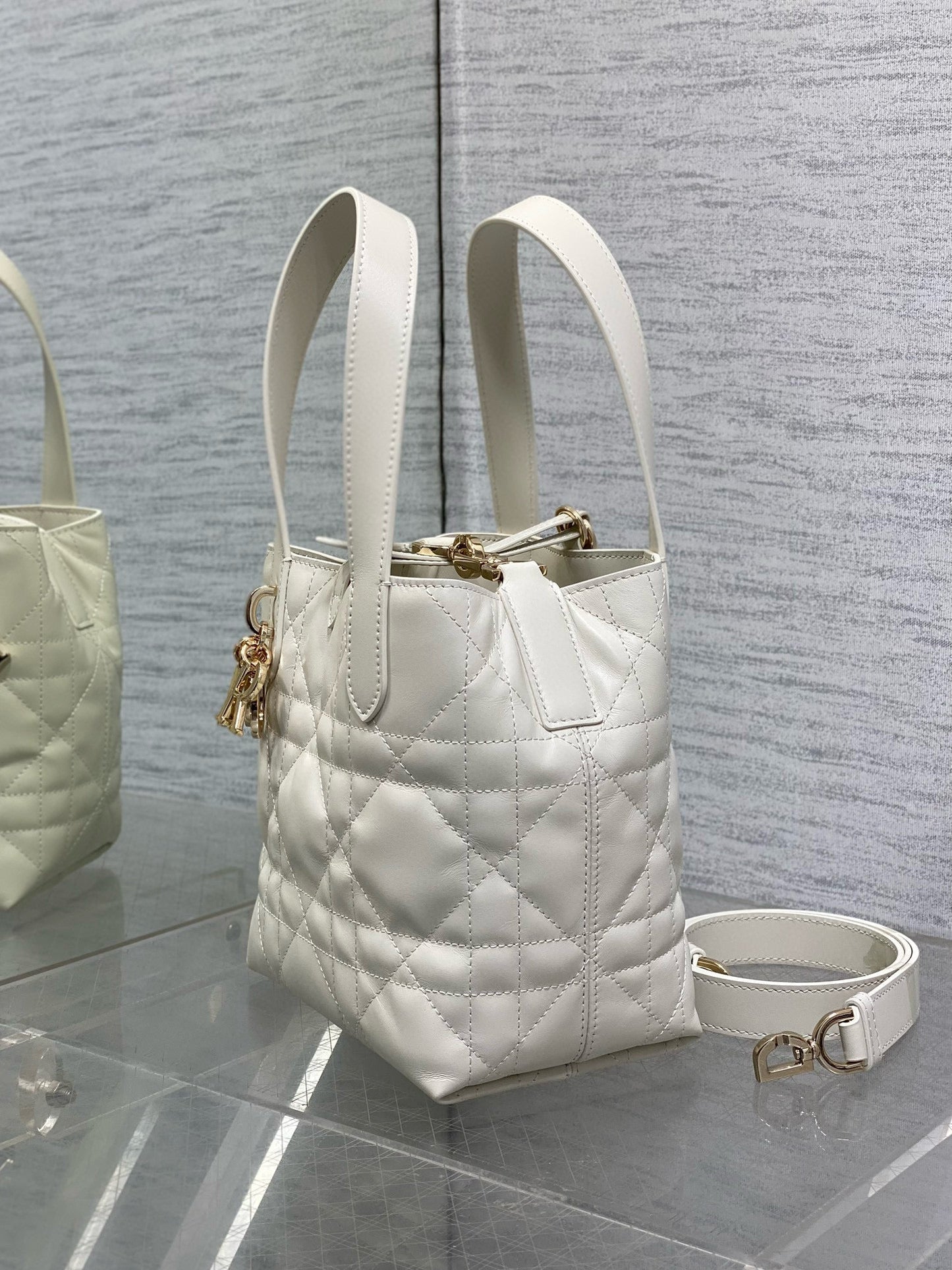 CD Small Toujours Vertical 18cm White Calfskin mysite