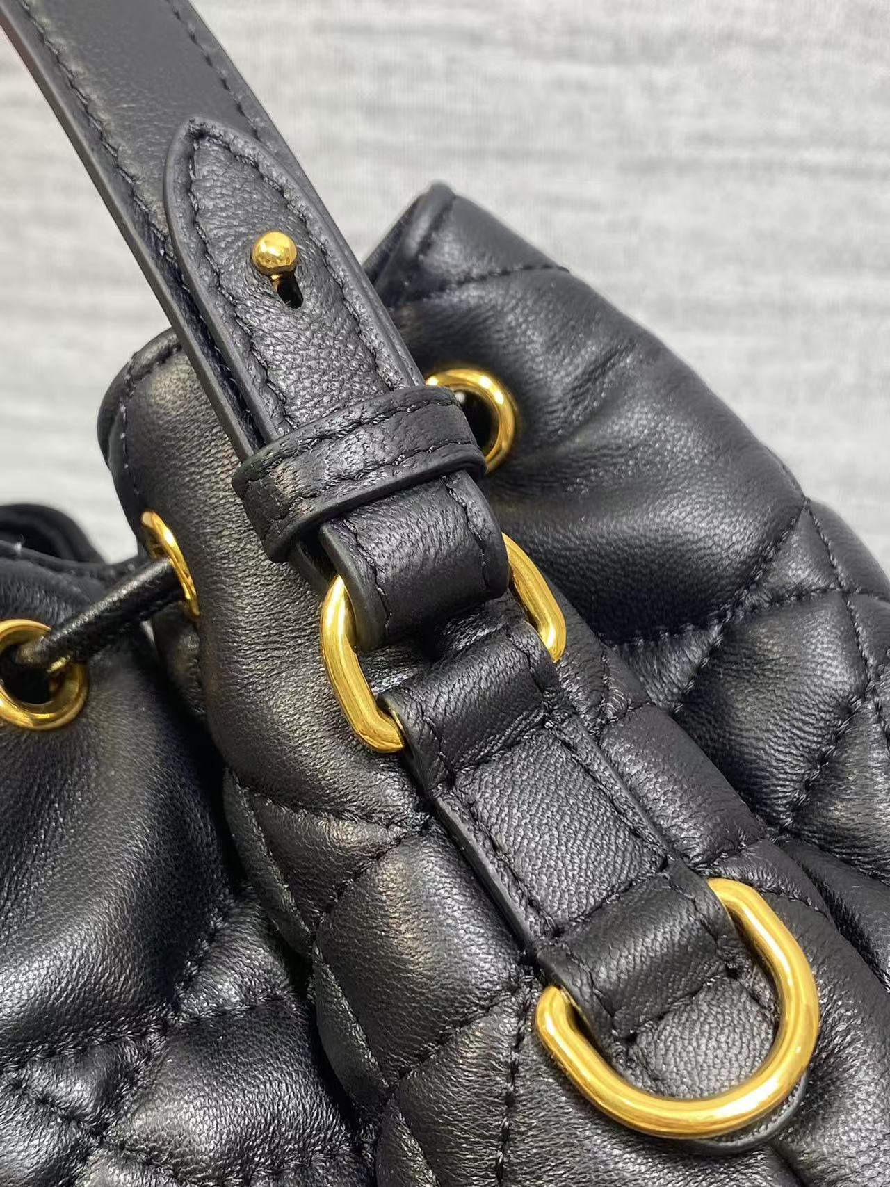 CD Caro Macrocannage Small Bucket Bag Black Lambskin mysite