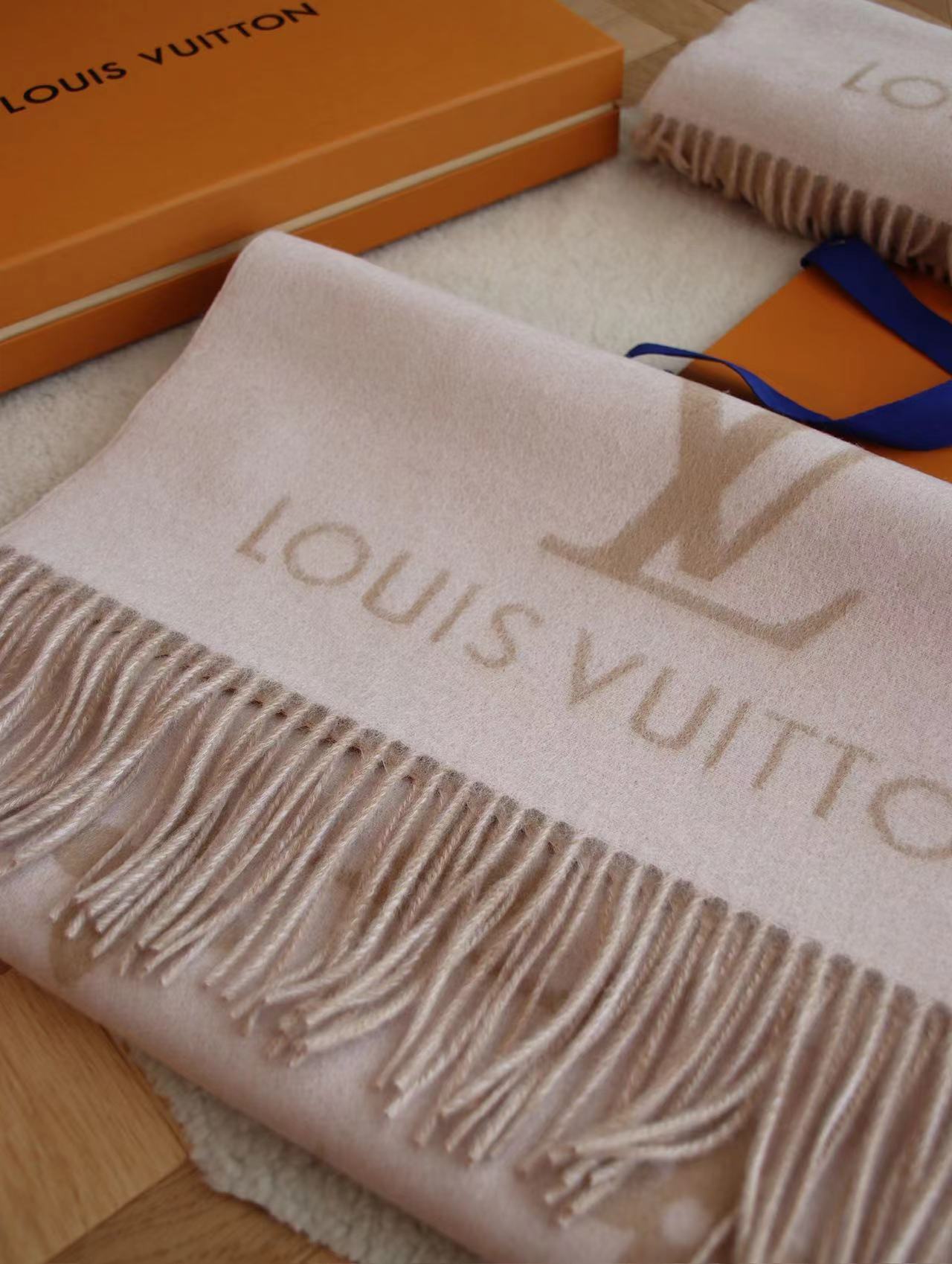 Classic Embossed Cashmere Scarf mysite