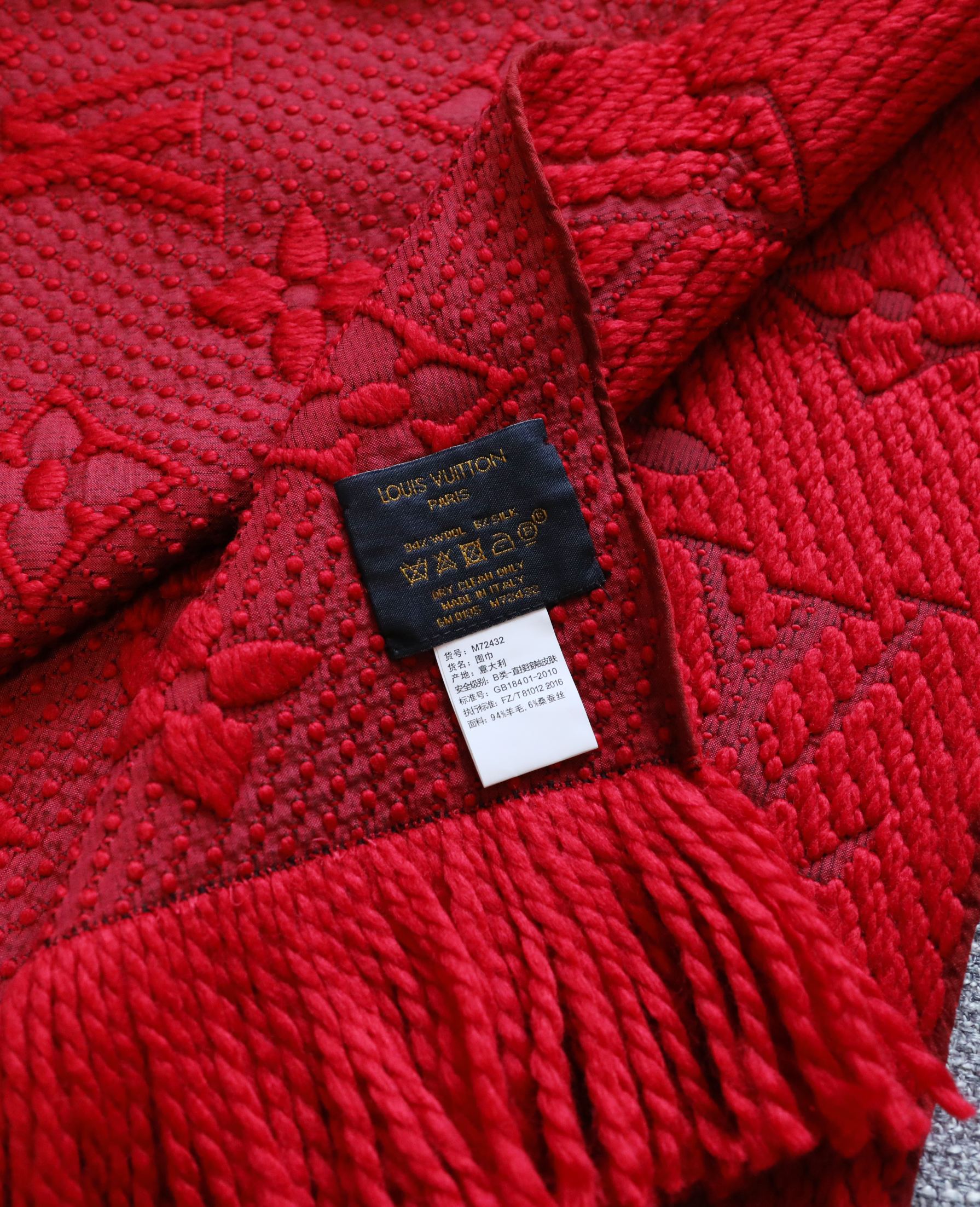 A century-old classic cashmere scarf mysite