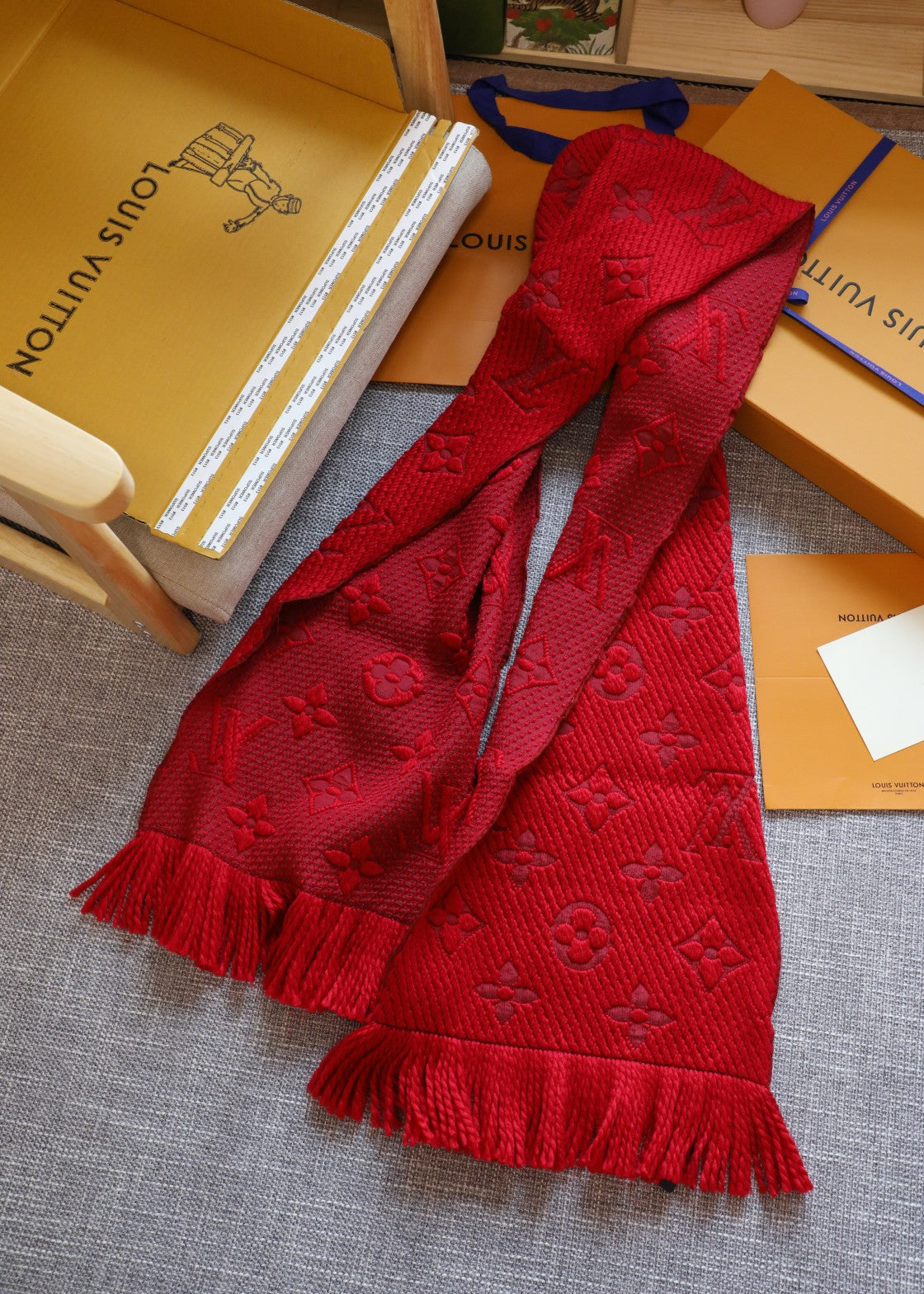 A century-old classic cashmere scarf mysite