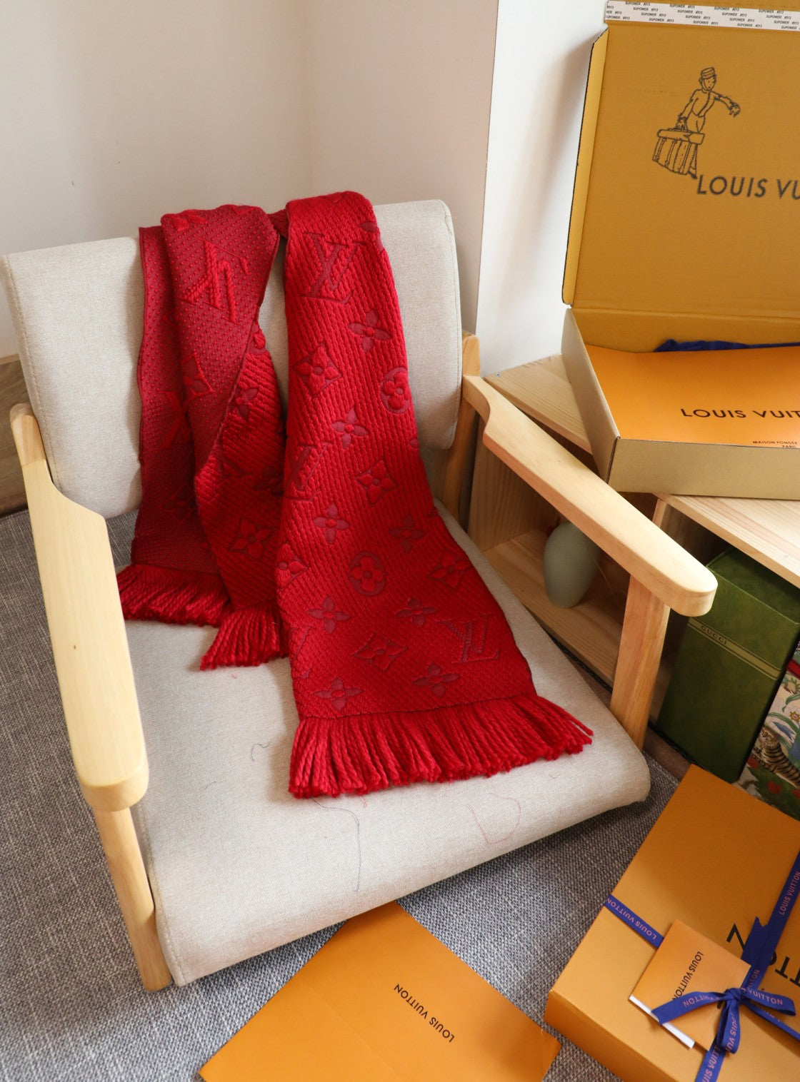 A century-old classic cashmere scarf mysite