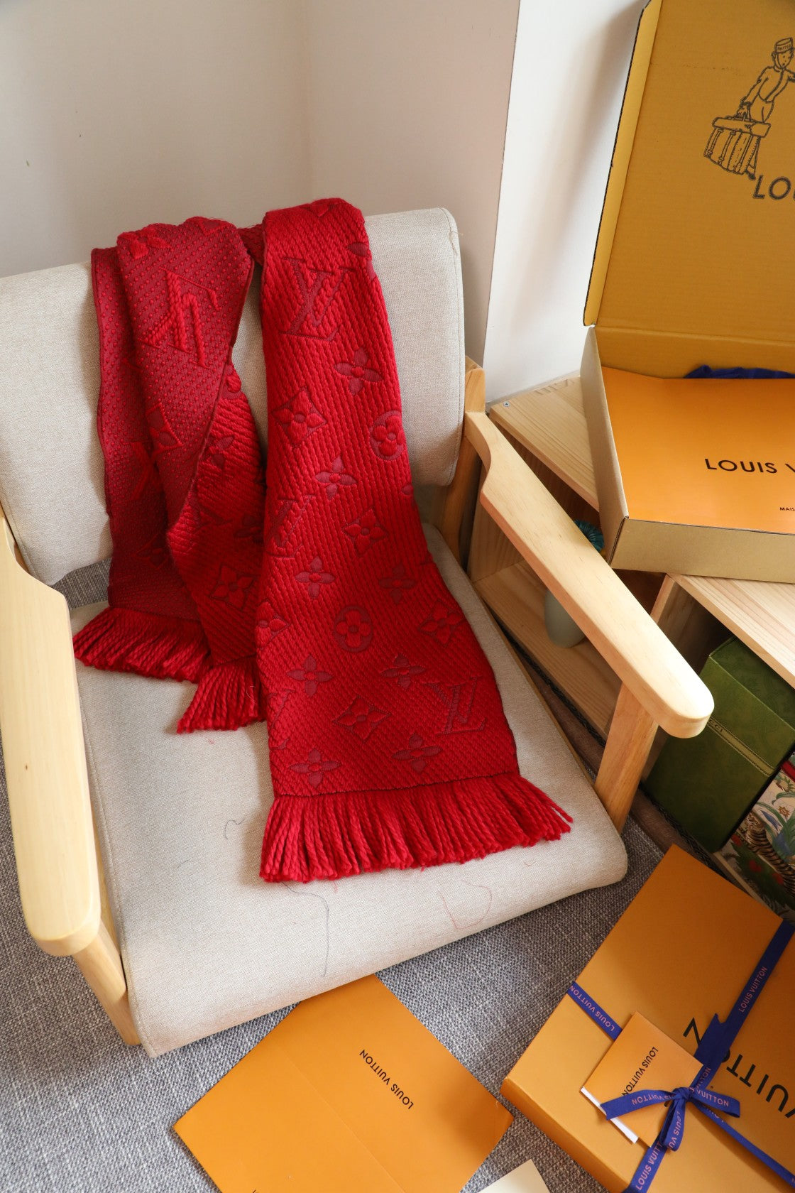 A century-old classic cashmere scarf mysite