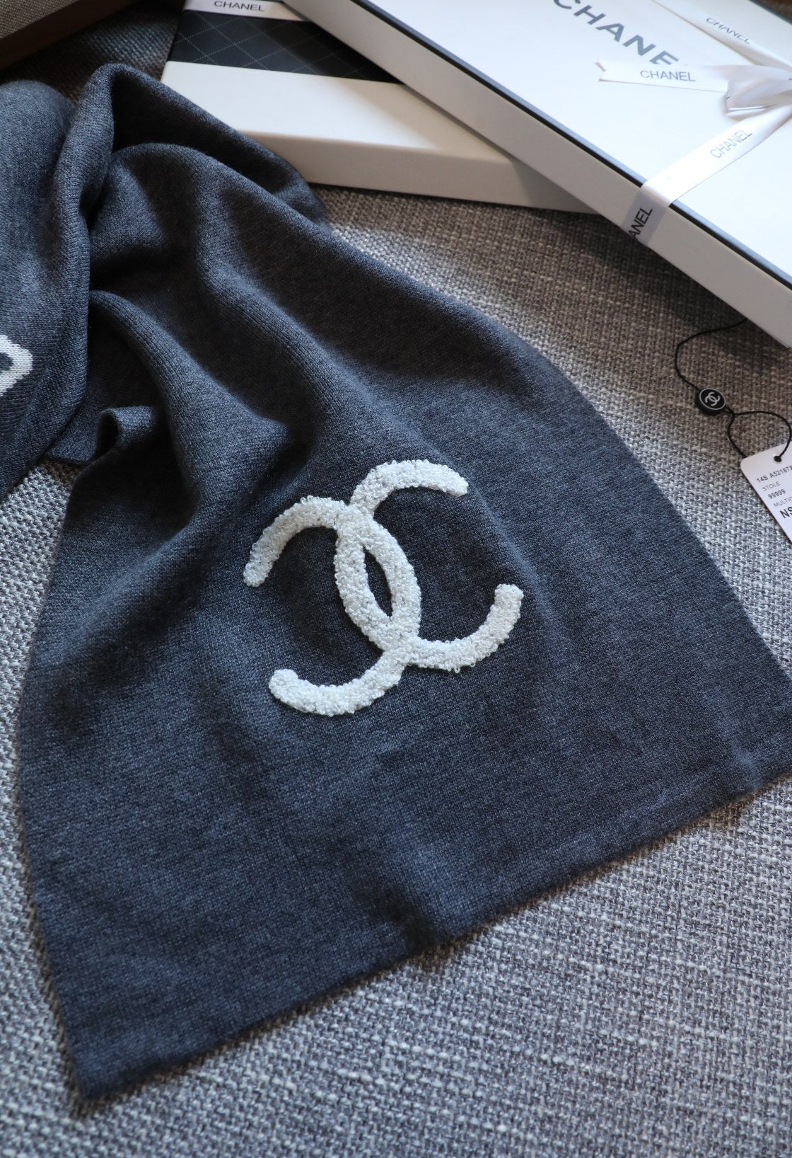 Diamond-patterned color-block scarf mysite