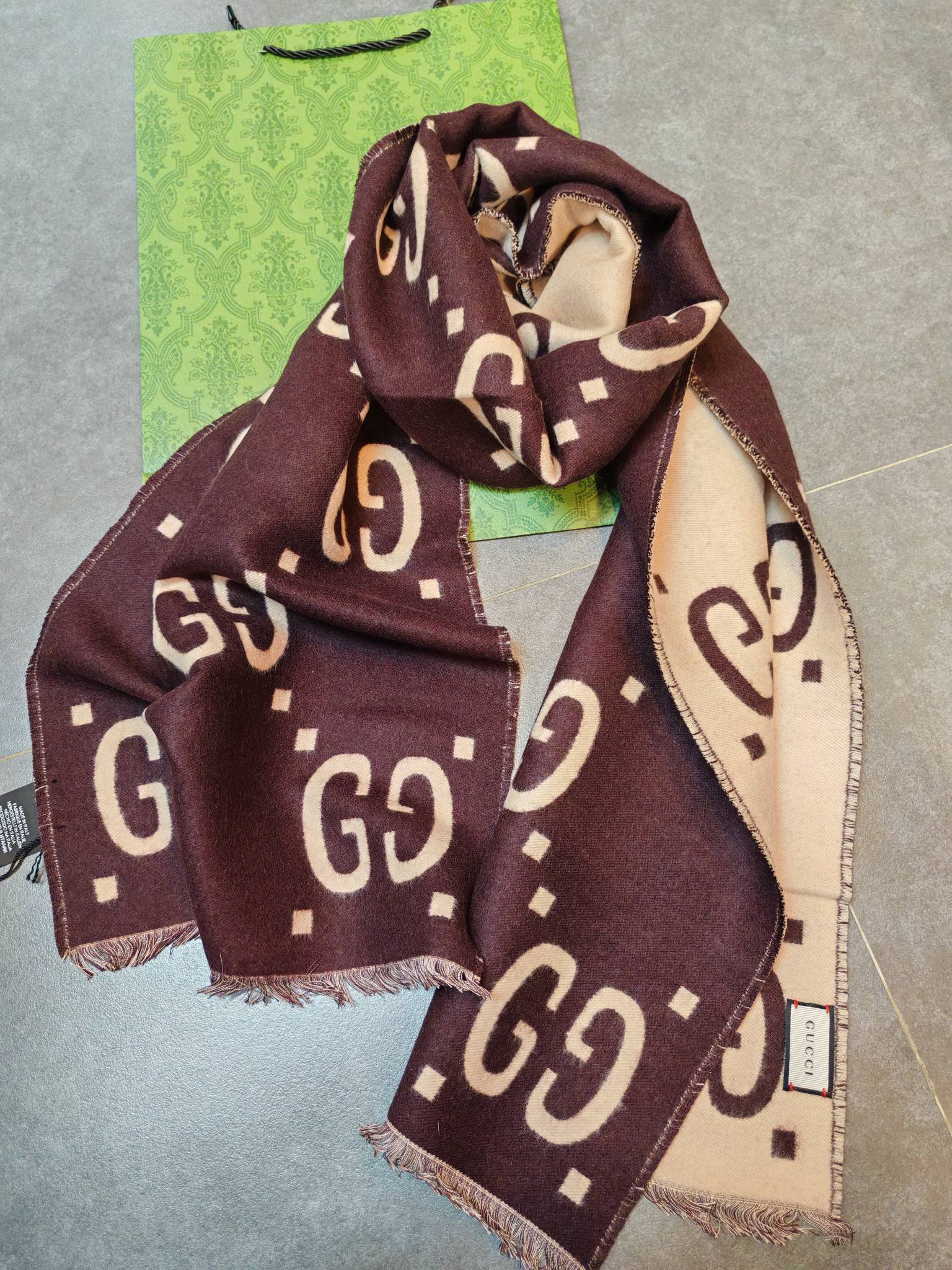 Vintage classic print scarf mysite