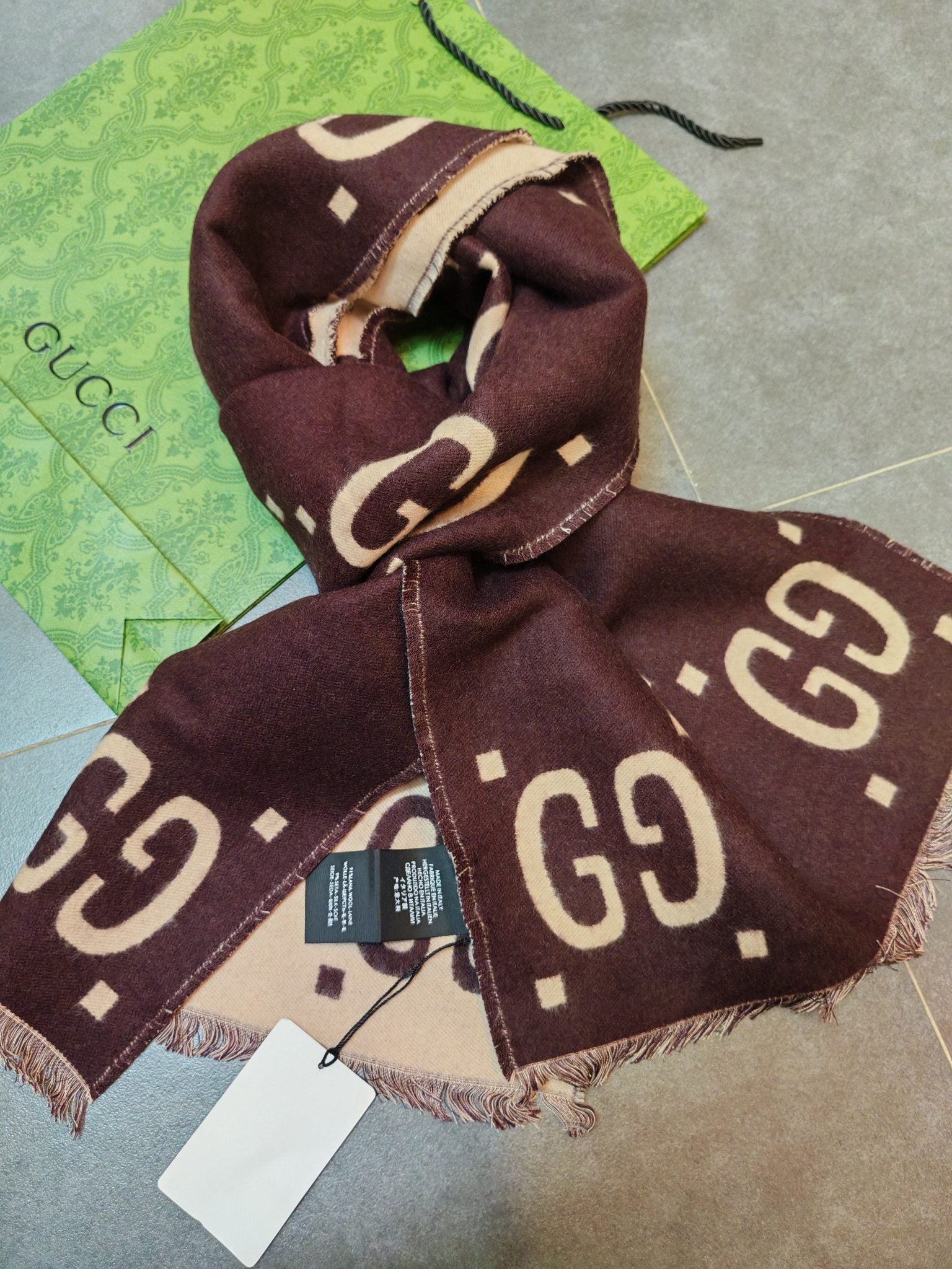 Vintage classic print scarf mysite