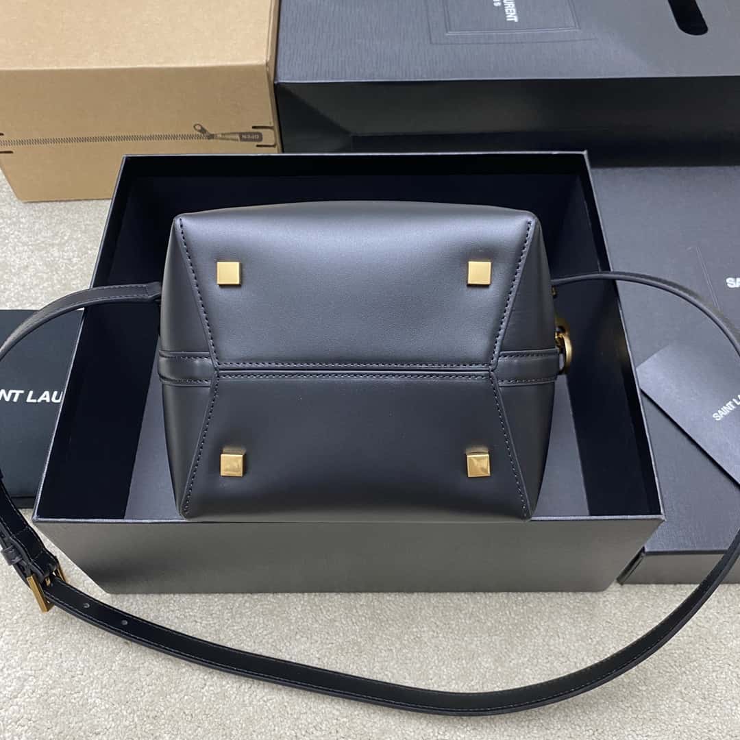 Louis Vuitton NEW WAVE MULTI-POCHETTE Handbag mysite