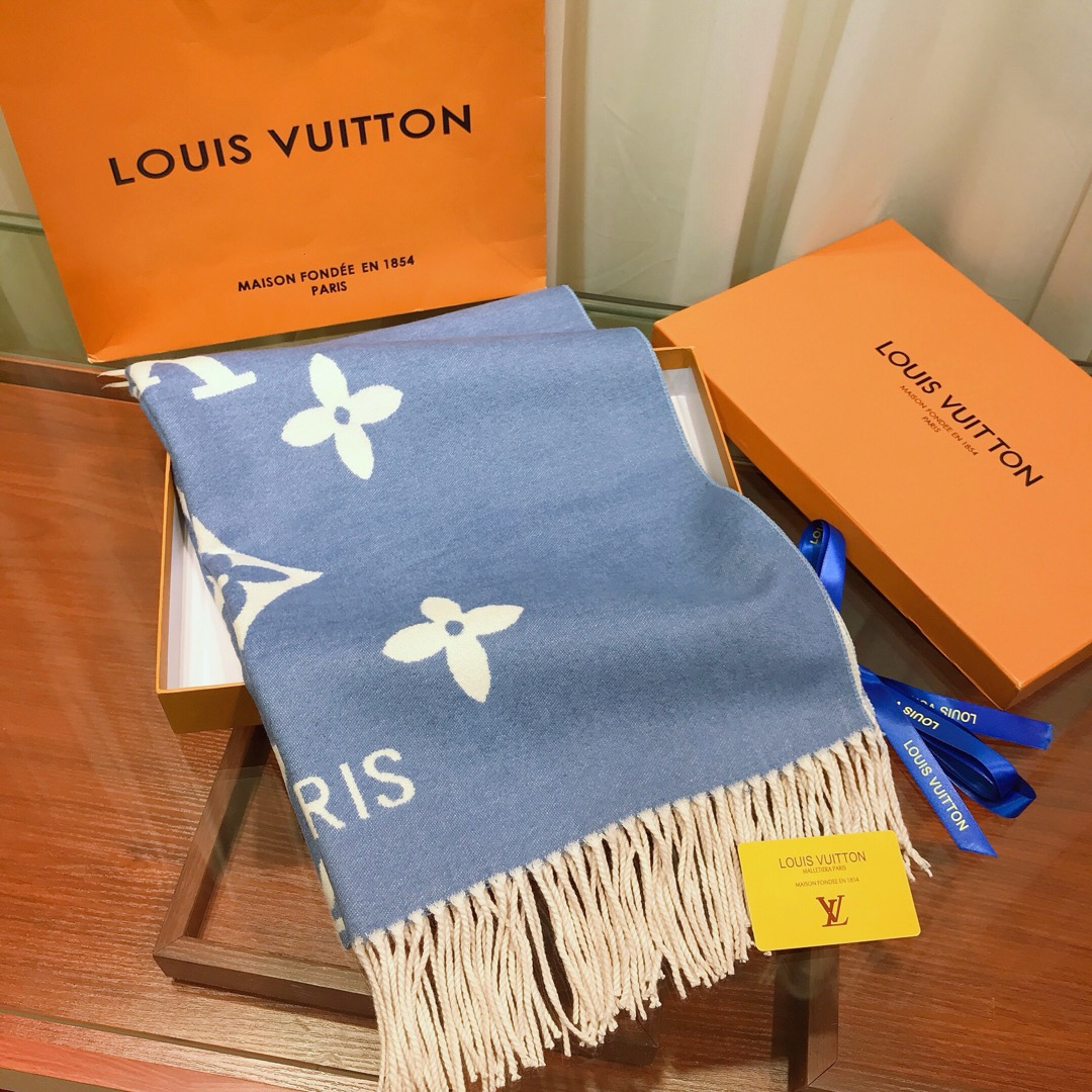 Classic Four-Leaf Clover Scarf mysite