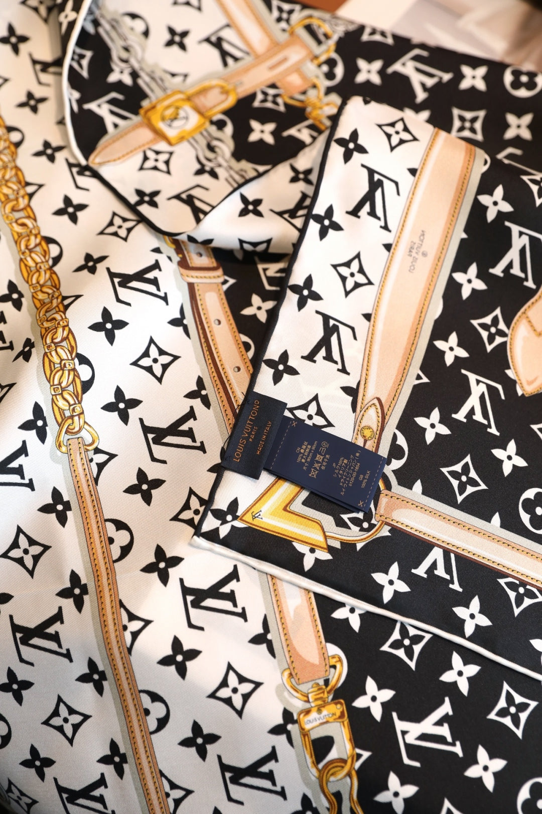 Printed square silk scarf mysite