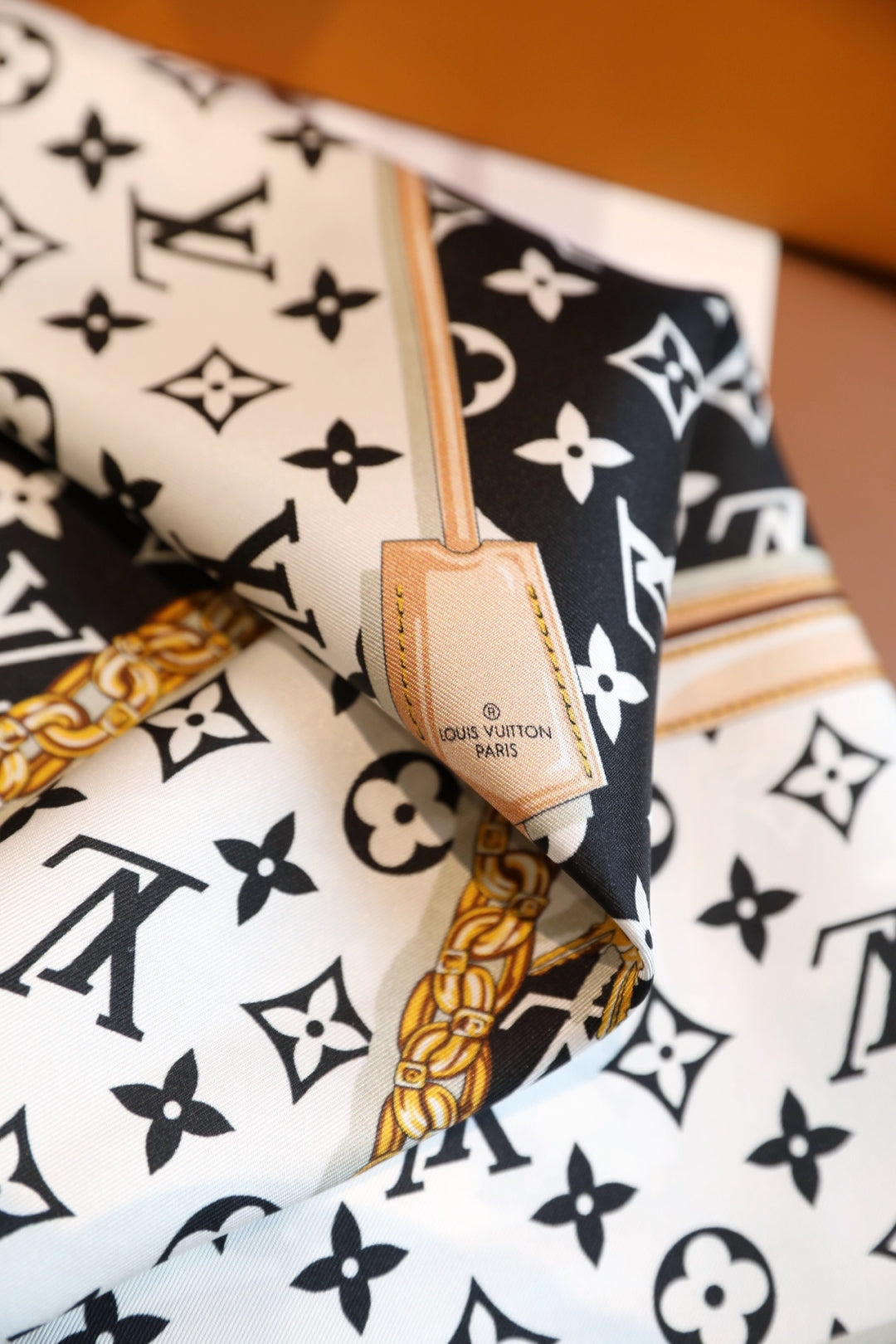 Printed square silk scarf mysite