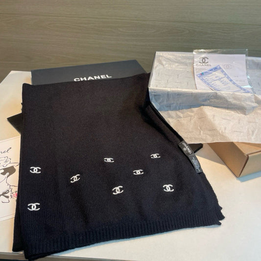 Small embroidered cashmere scarf mysite