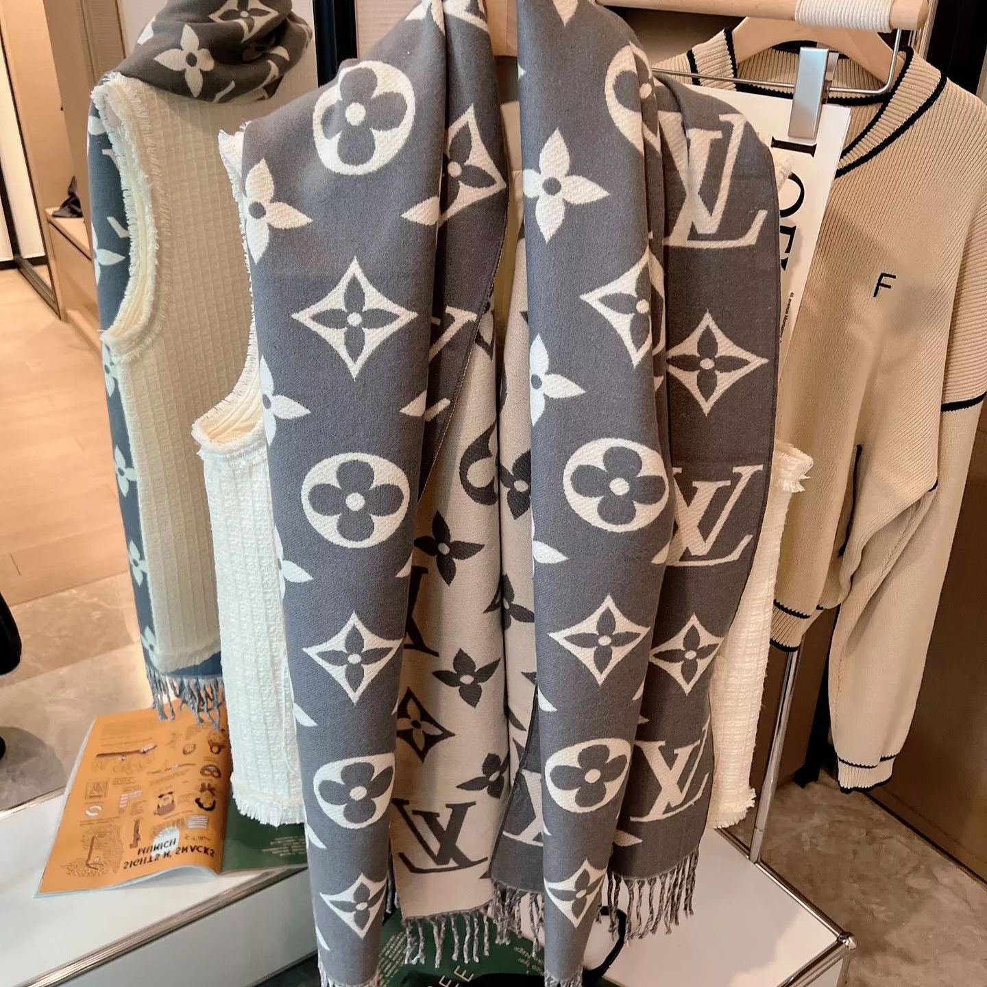Simple Monogram Cashmere Fringed Scarf mysite