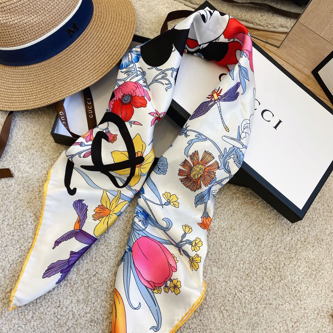 Collaboration Mickey Square Scarf mysite