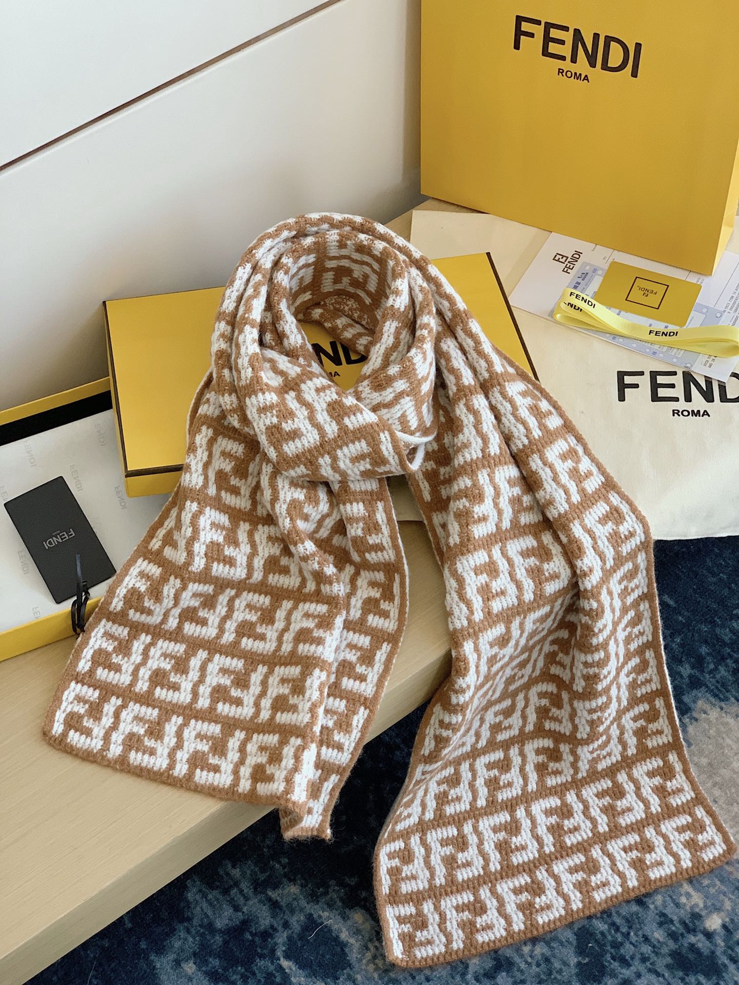 F Letter knitted 100% cashmere scarf mysite