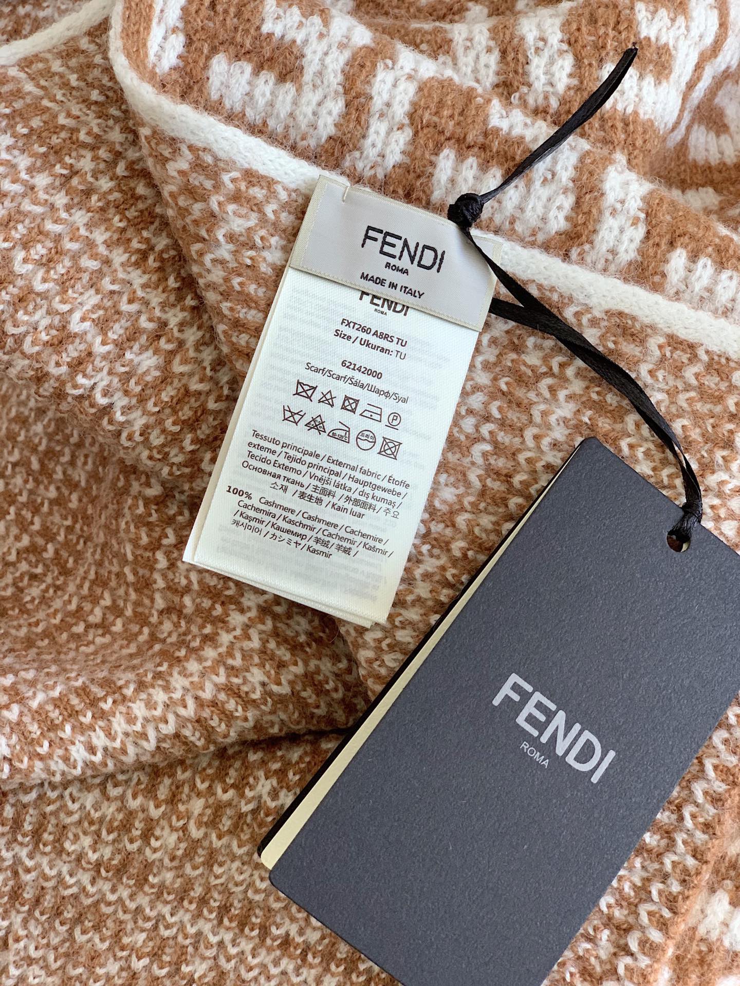 F Letter knitted 100% cashmere scarf mysite