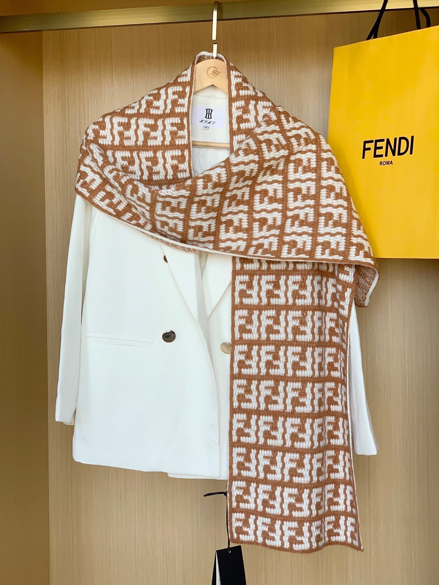F Letter knitted 100% cashmere scarf mysite