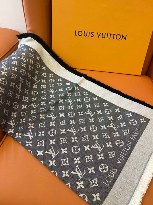 Fashionable printed silk and wool scarf mysite
