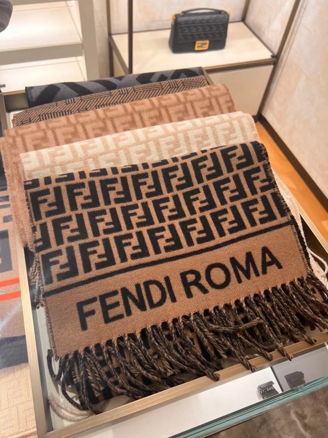 Embossed 100% cashmere scarf mysite