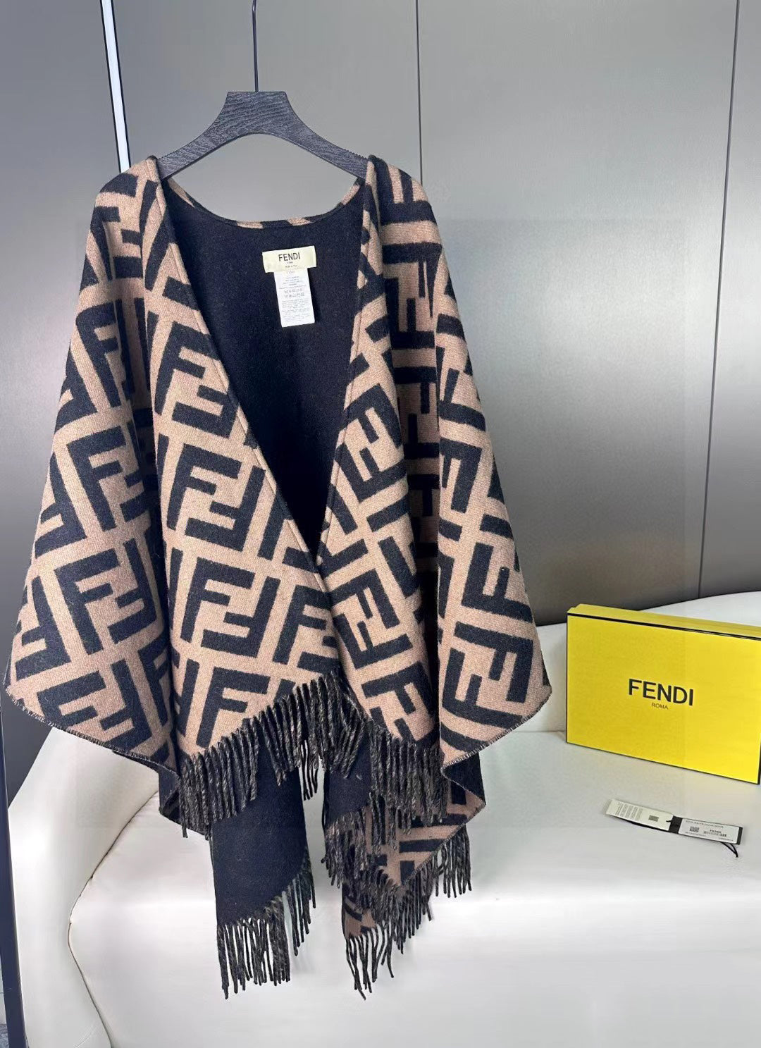 Retro wool and cashmere poncho mysite