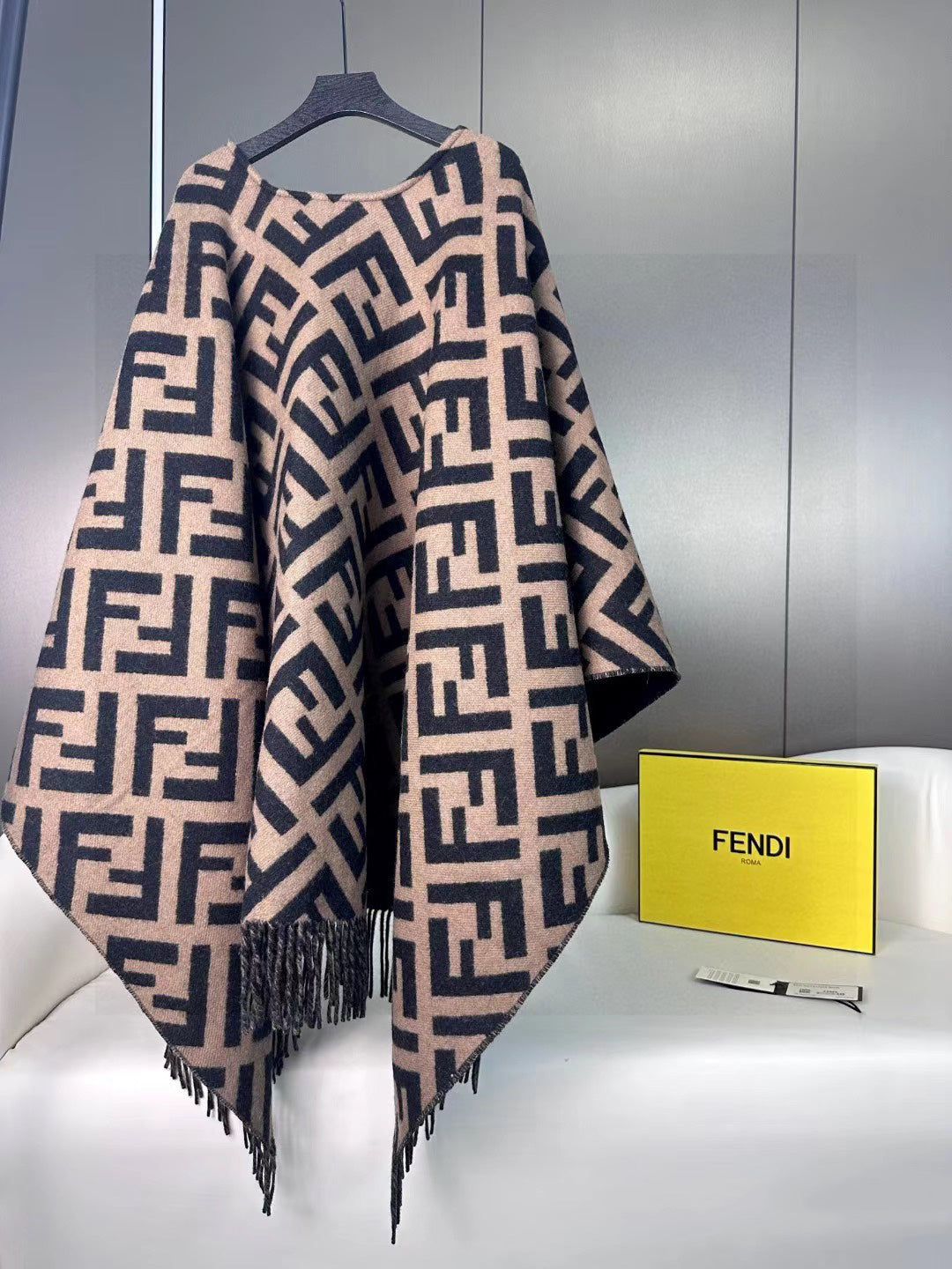 Retro wool and cashmere poncho mysite