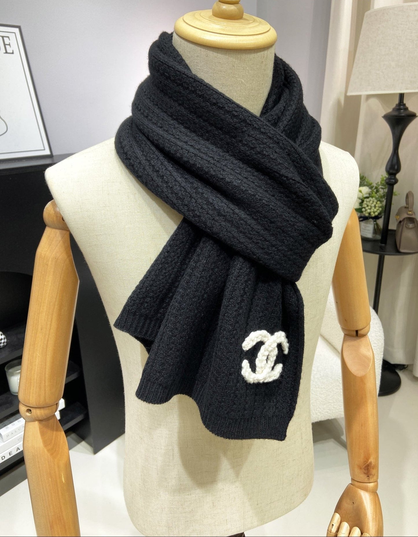 Fashionable diamond jacquard knitted 100% cashmere scarf mysite