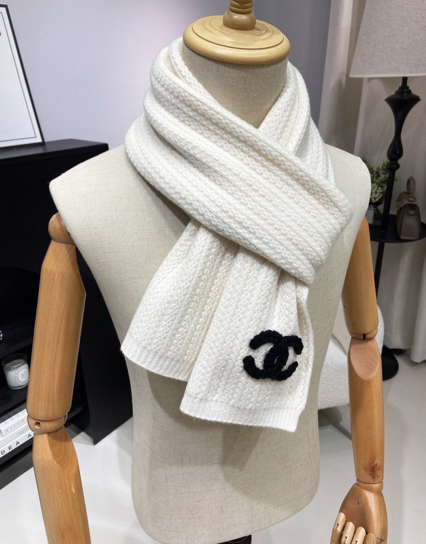 Fashionable diamond jacquard knitted 100% cashmere scarf mysite