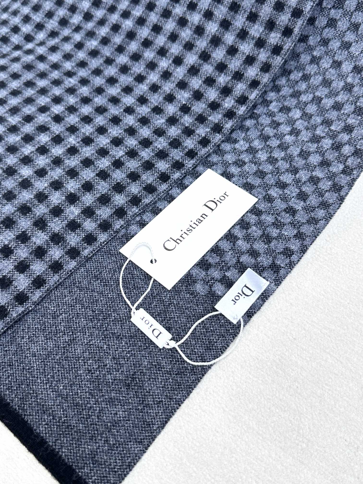 Classic Houndstooth Cashmere Scarf mysite