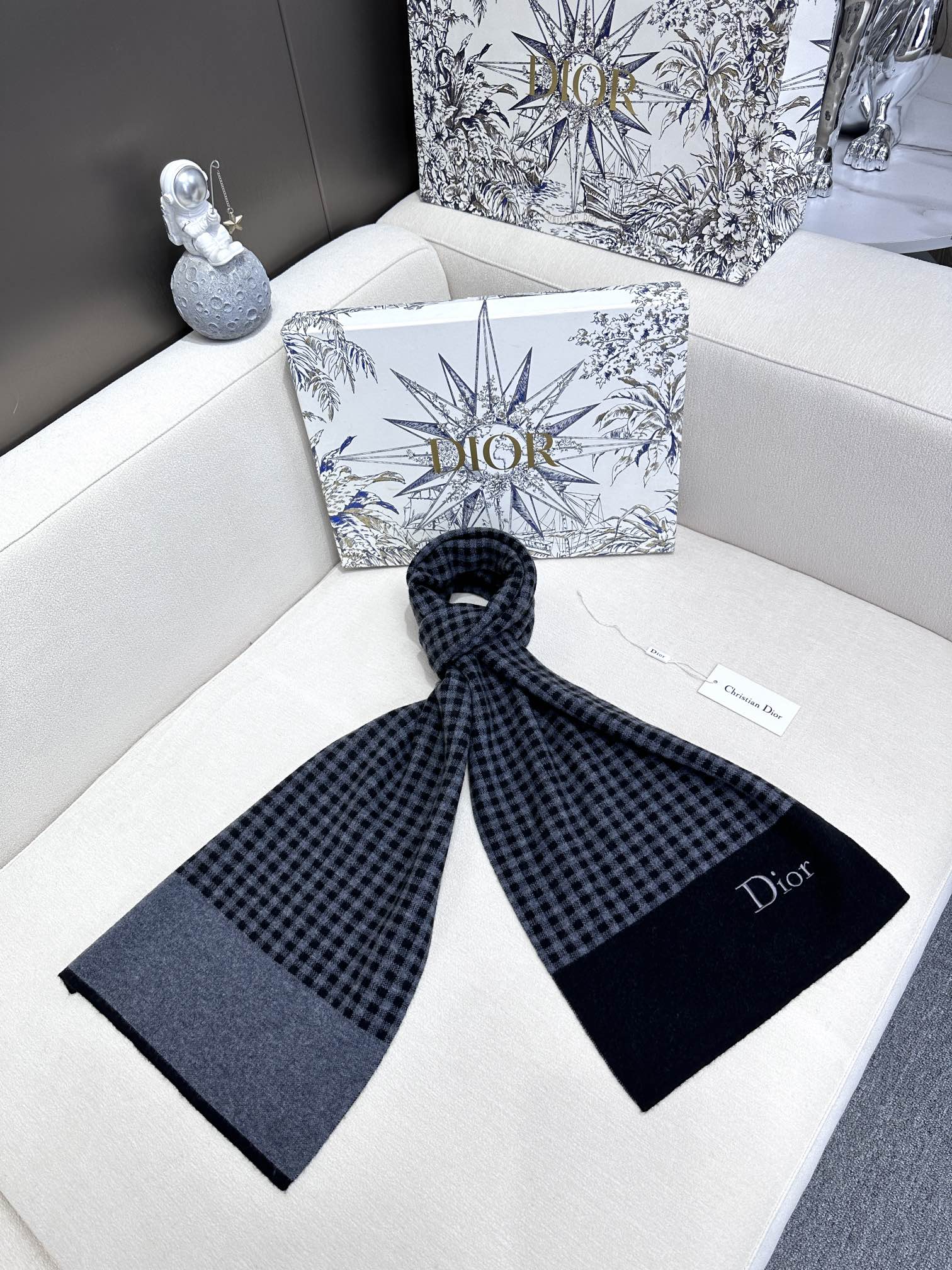 Classic Houndstooth Cashmere Scarf mysite
