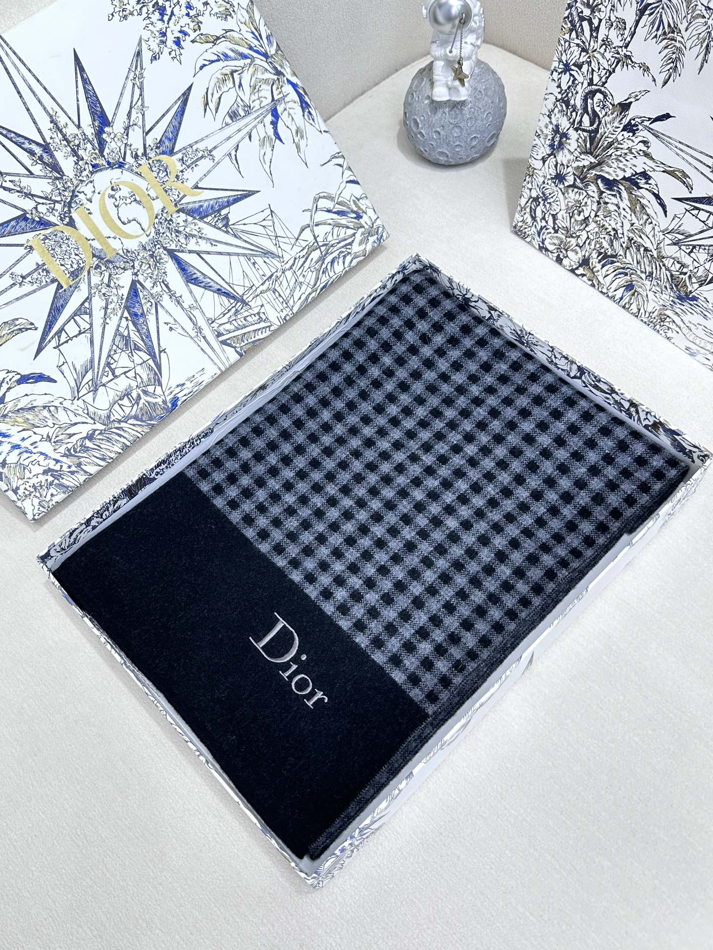 Classic Houndstooth Cashmere Scarf mysite