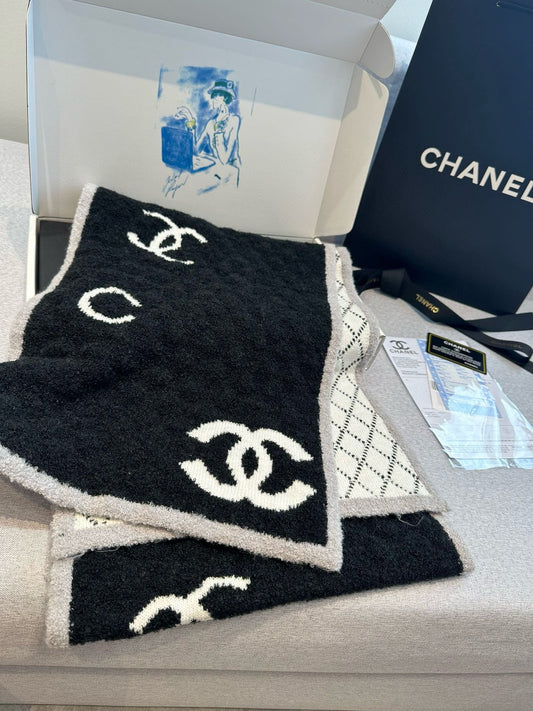 Diamond-patterned Letters Cashmere Scarf mysite