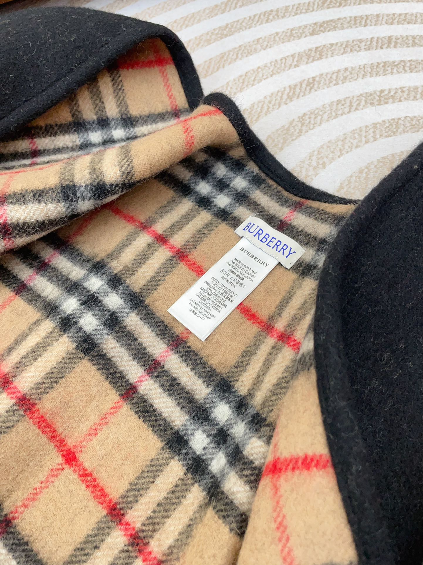 Reversible Black Vintage Plaid Cape mysite