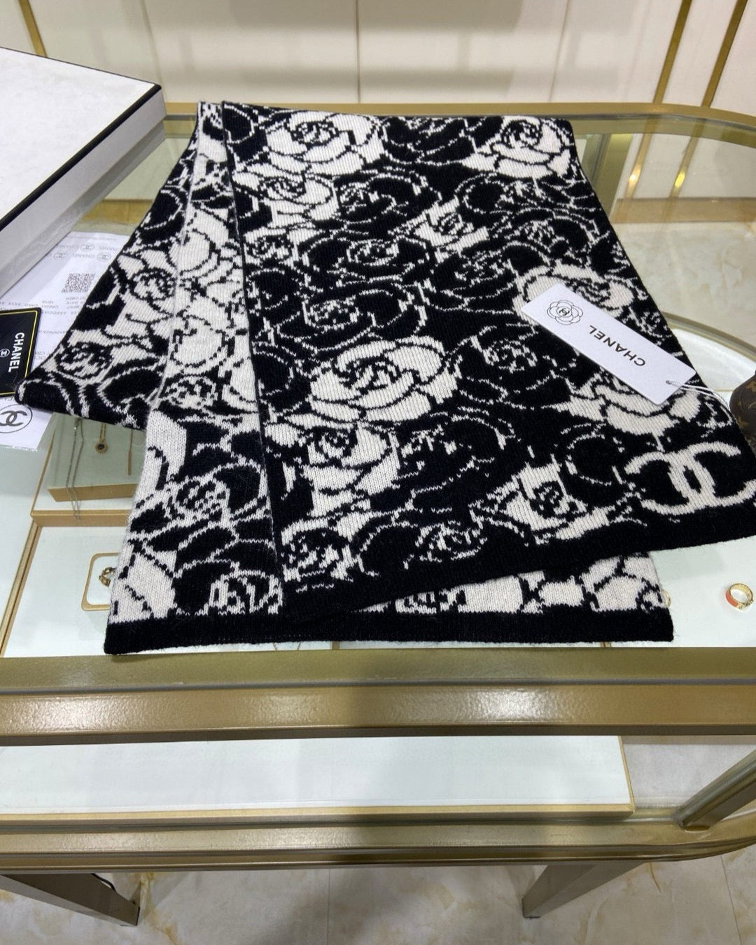 Fashionable Camellia Cashmere Scarf mysite