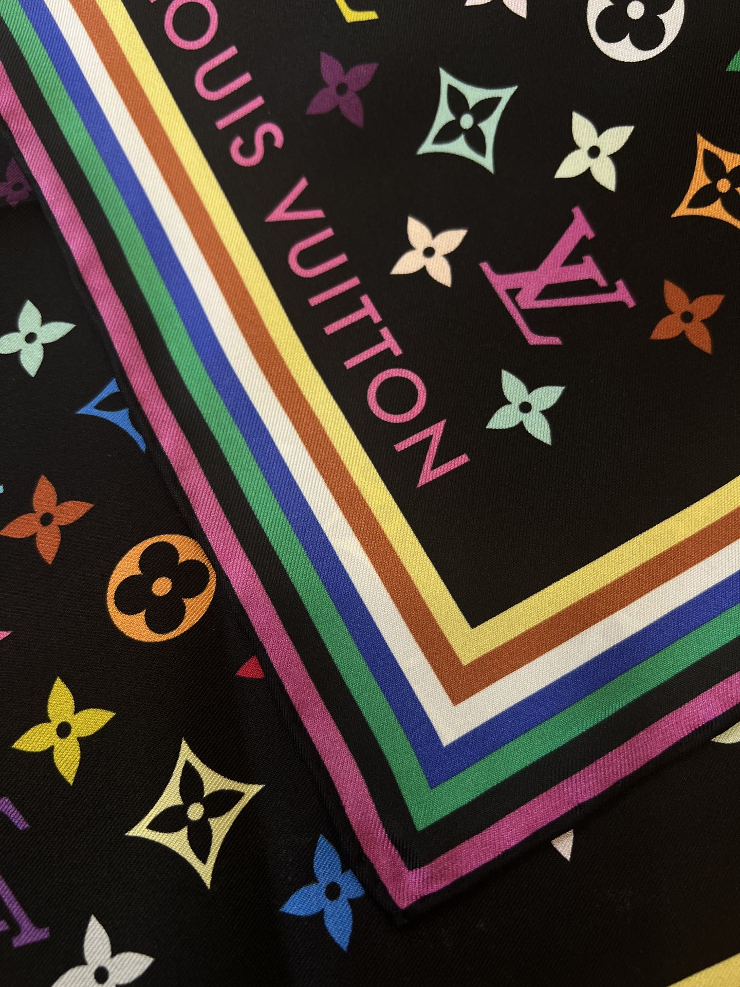 Colorful printed square silk scarf mysite