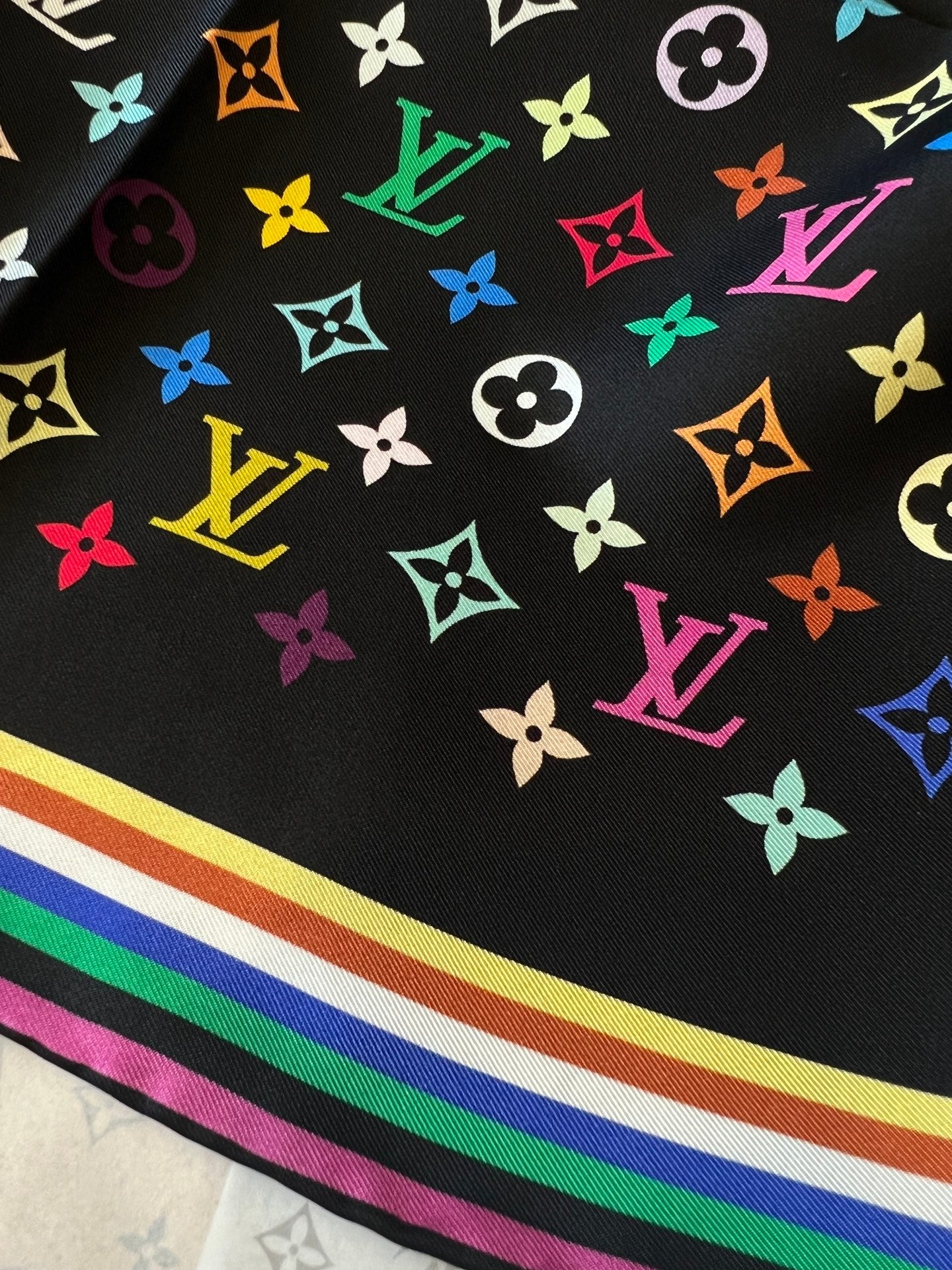 Colorful printed square silk scarf mysite
