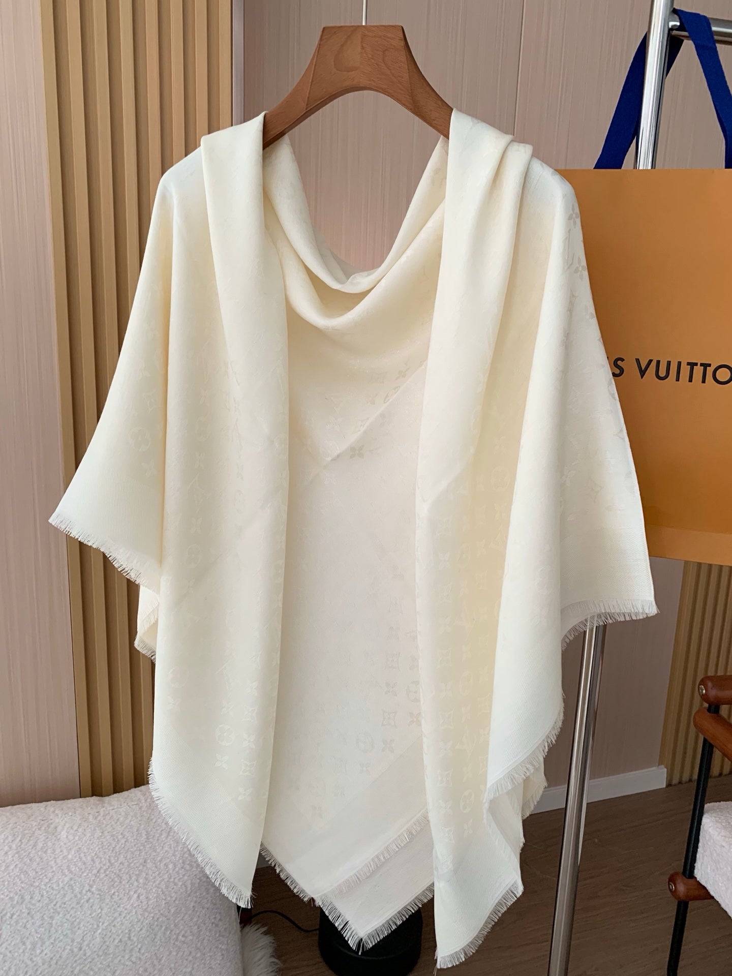 Printed White silk and wool scarf mysite